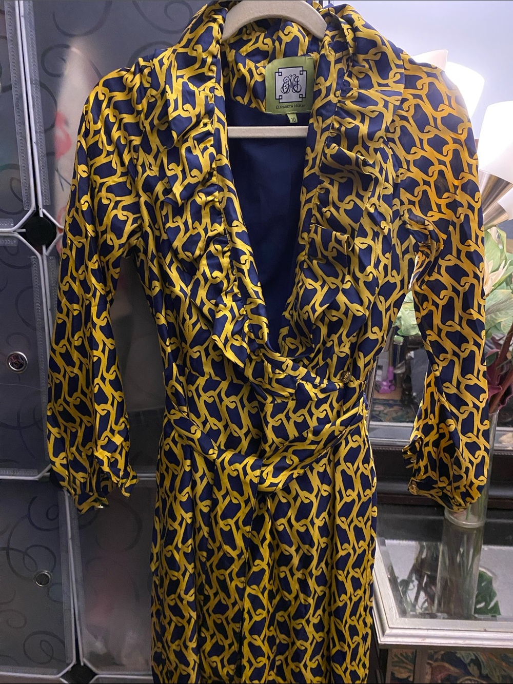 Elegant Elizabeth McKay Navy & Yellow Chain-Print Wrap Dress